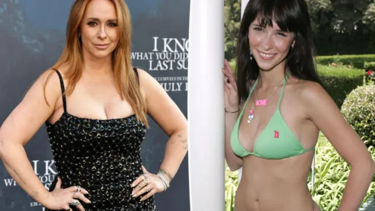 Jennifer Love Hewitt Bikini