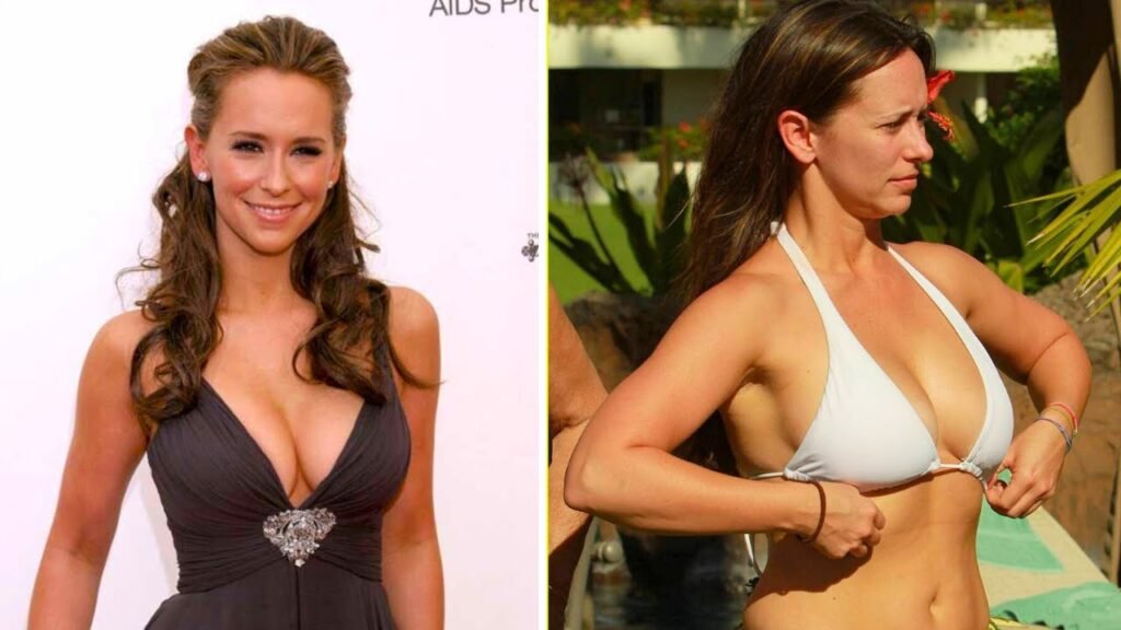 Jennifer Love Hewitt Bikini